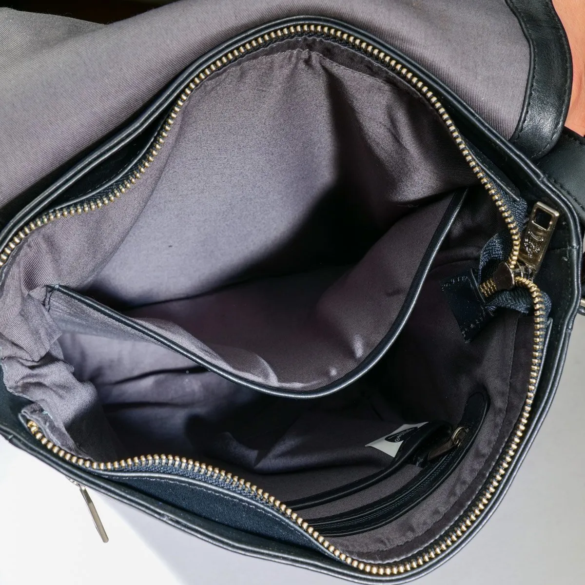 A. Eriksson Gullkrona, Gideon olkalaukku L - Image 4